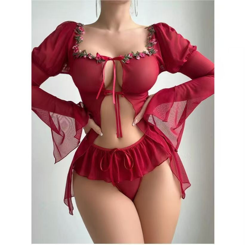 Nuisette brodée à bretelles – Plusieurs coloris